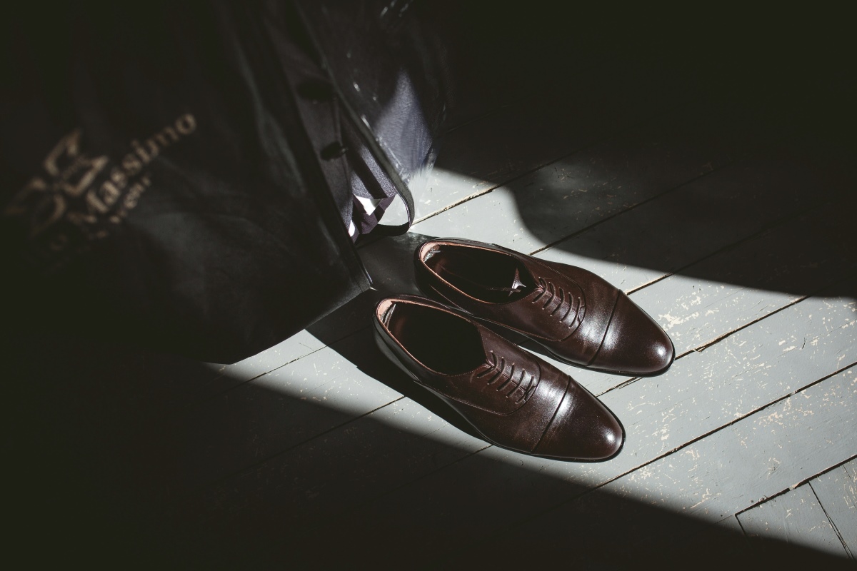 Groom's shoes